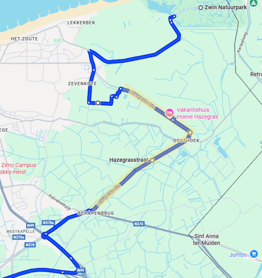 Der Zwin Naturpark ist über die Hazegrasstraat und den Oosthoekplatz erreichbar.